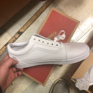 9 Men’s 10.5 Women’s